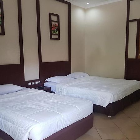 Oyo 2671 Wisma Djaja Syariah Bojonegoro Εξωτερικό φωτογραφία