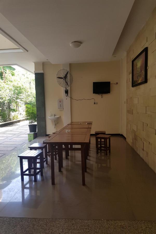 Oyo 2671 Wisma Djaja Syariah Bojonegoro Εξωτερικό φωτογραφία