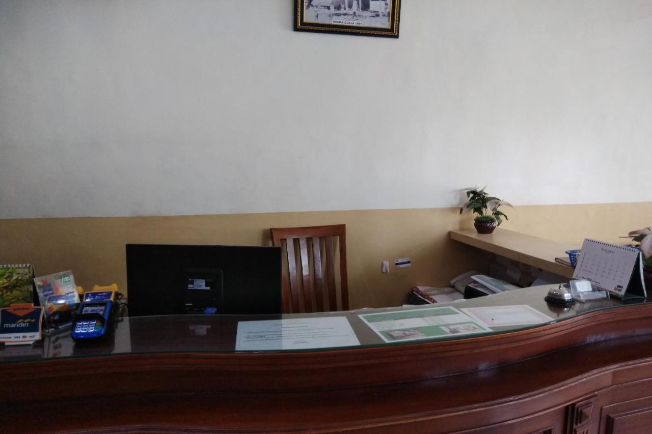 Oyo 2671 Wisma Djaja Syariah Bojonegoro Εξωτερικό φωτογραφία