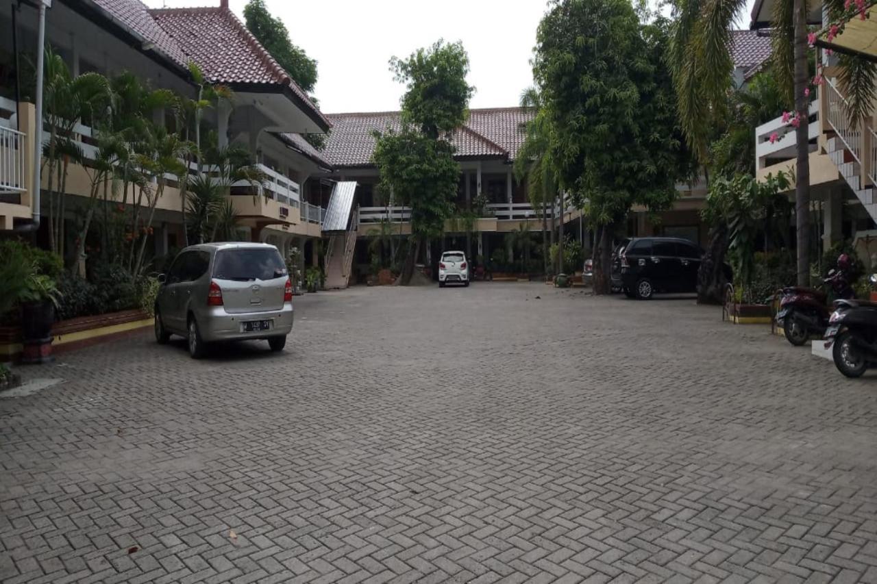 Oyo 2671 Wisma Djaja Syariah Bojonegoro Εξωτερικό φωτογραφία