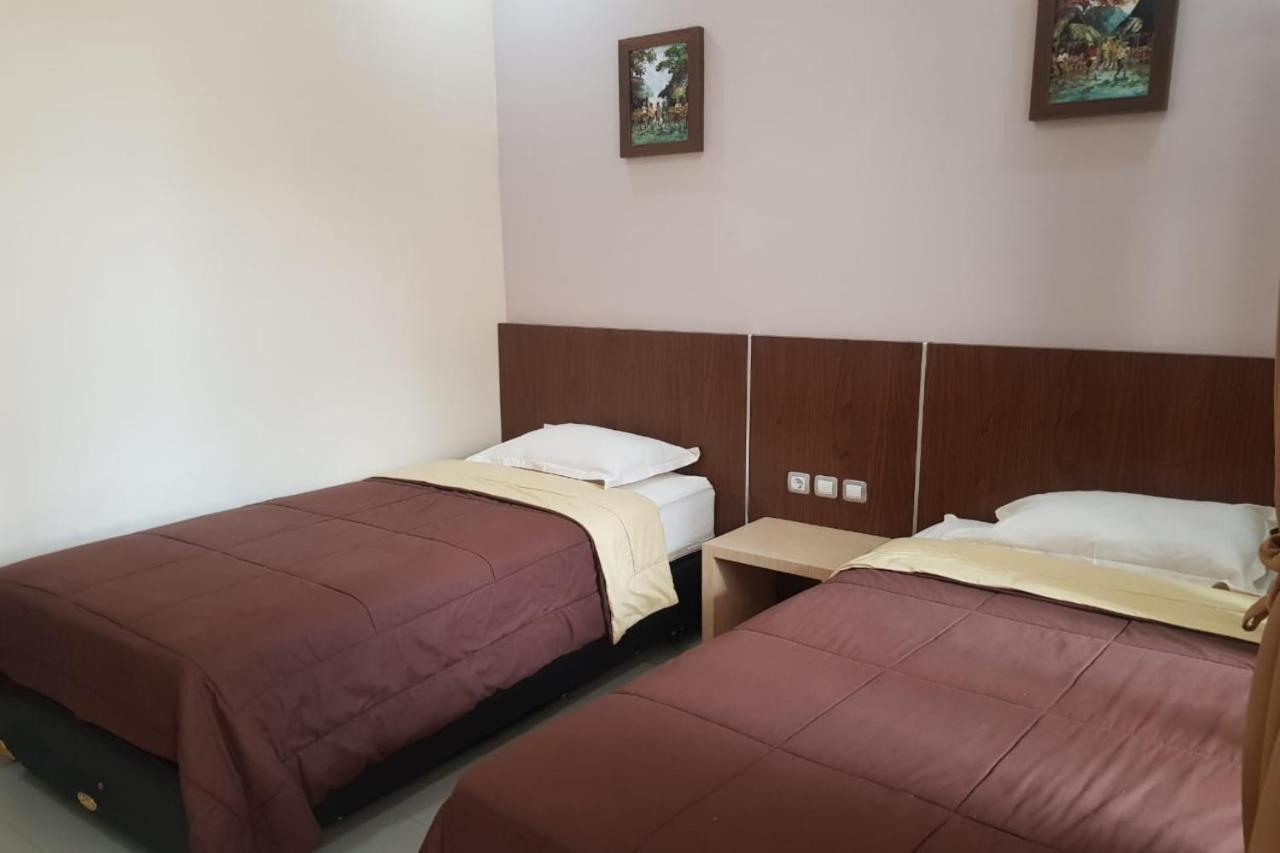 Oyo 2671 Wisma Djaja Syariah Bojonegoro Εξωτερικό φωτογραφία